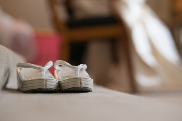 家族に見守られ花嫁になる