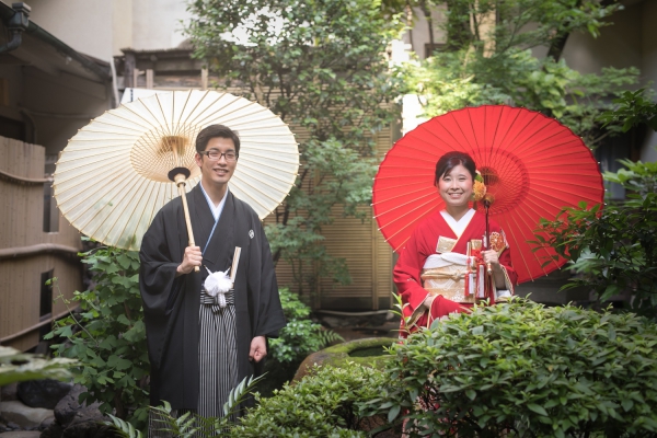親族と親しい人を招いた祝言