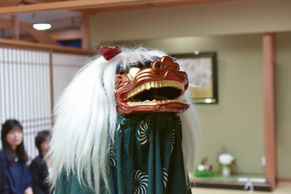 家族集合！温泉旅館で祝言