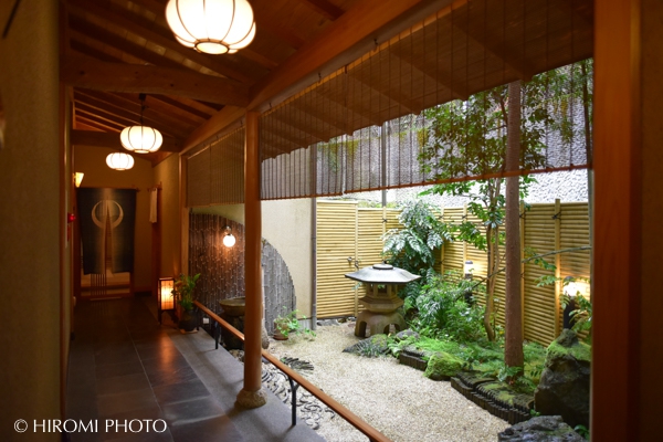 家族集合！温泉旅館で祝言